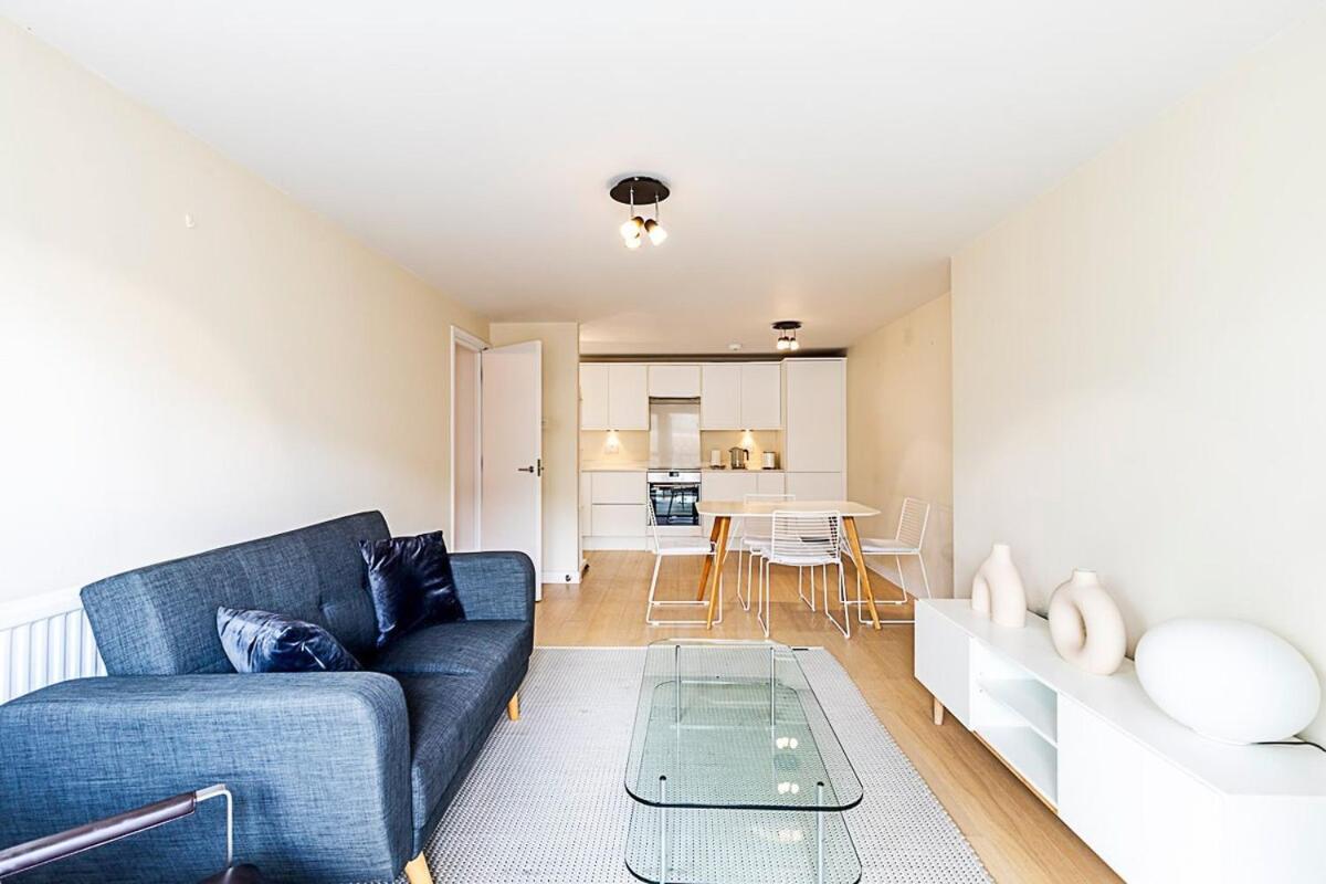 Sunny Belgravia With A Balcony Apartment London